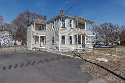 141 Farm St, Woonsocket, RI 02895 photo 2