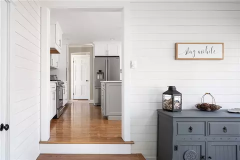 258 Highland Ave, Warwick, RI 02886 photo 8