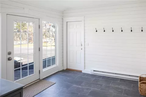 258 Highland Ave, Warwick, RI 02886 photo 7