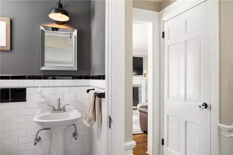 258 Highland Ave, Warwick, RI 02886 photo 21