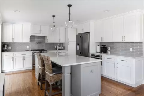 258 Highland Ave, Warwick, RI 02886 photo 12