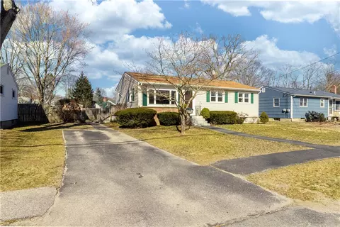 67 Asylum Rd, Warwick, RI 02886 photo 2