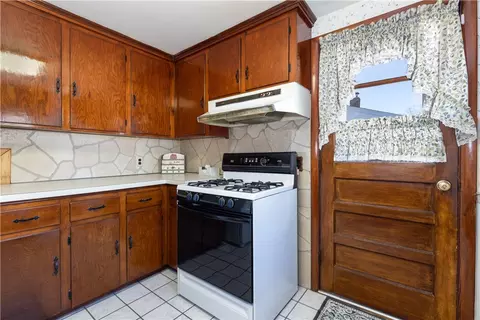 67 Asylum Rd, Warwick, RI 02886 photo 7
