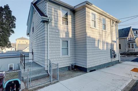 2 Yolande Pl, Woonsocket, RI 02895 photo 3