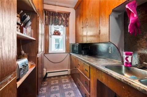 748 Grove St, Woonsocket, RI 02895 photo 9