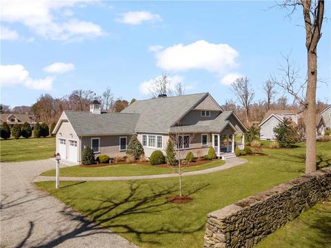 49 Beacon Ave, Warwick, RI 02889 photo 2