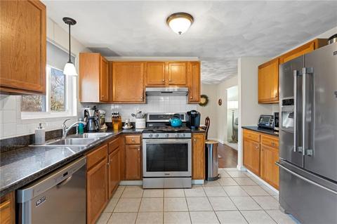 244 Chapmans Ave, Warwick, RI 02886 photo 3