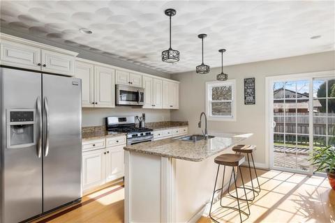 17 Medway Ave, Warwick, RI 02889 photo 6