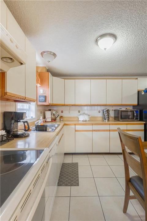 6 Maybrey Dr, Westerly, RI 02891 photo 5