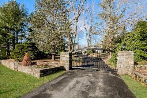 100 Crest Dr, Cranston, RI 02921 photo 30