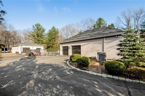 100 Crest Dr, Cranston, RI 02921 photo 40