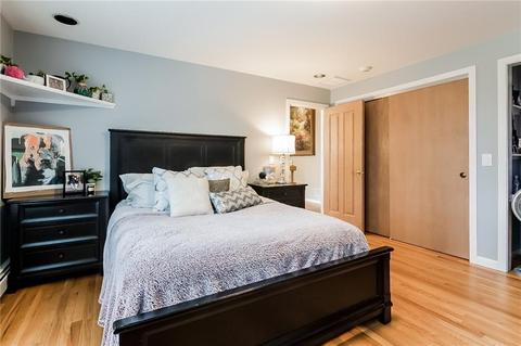 100 Crest Dr, Cranston, RI 02921 photo 9