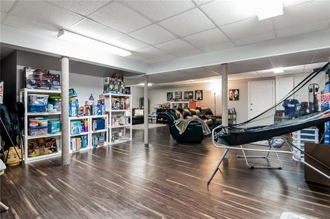 100 Crest Dr, Cranston, RI 02921 photo 27