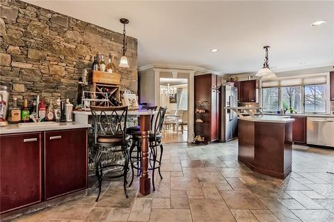 100 Crest Dr, Cranston, RI 02921 photo 11