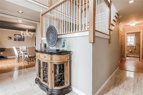 100 Crest Dr, Cranston, RI 02921 photo 6