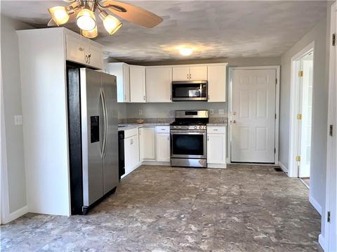 74 Hamilton Ave, Warwick, RI 02886 photo 4