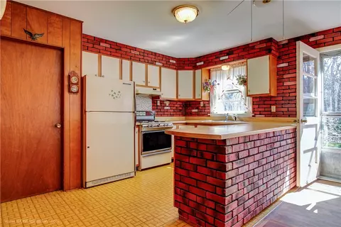 11 Ridgeway Dr, Warren, RI 02885 photo 7