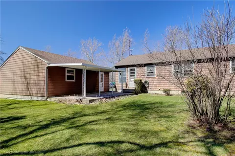 11 Ridgeway Dr, Warren, RI 02885 photo 2