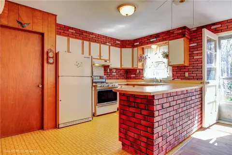 11 Ridgeway Dr, Warren, RI 02885 photo 8