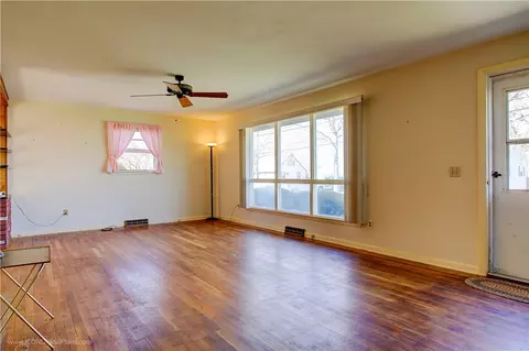 11 Ridgeway Dr, Warren, RI 02885 photo 5