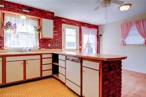 11 Ridgeway Dr, Warren, RI 02885 photo 11