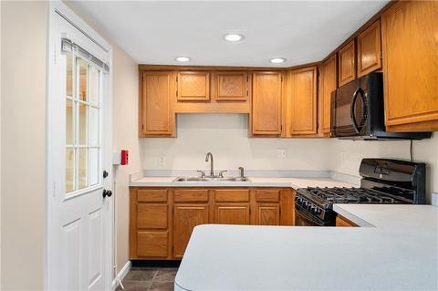 132 Virginia Ave, Woonsocket, RI 02895 photo 8