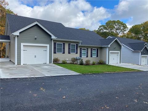 23 Hilltop Condominiums, West Warwick, RI 02893 photo 2