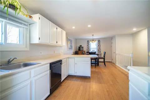 39 Libbeus St, Woonsocket, RI 02895 photo 12