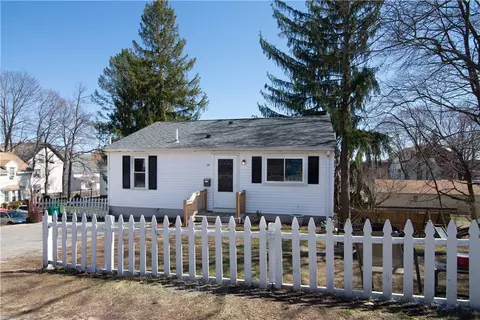 39 Libbeus St, Woonsocket, RI 02895 photo 1