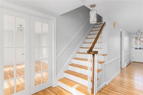285 Crestwood Rd, Warwick, RI 02886 photo 2