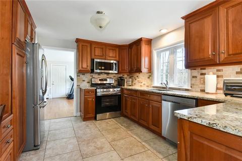 422 Red Chimney Dr, Warwick, RI 02886 photo 19