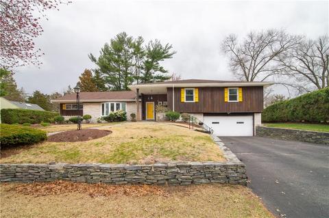 44 Algonquin Dr, Warwick, RI 02888 photo 4