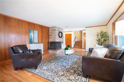 44 Algonquin Dr, Warwick, RI 02888 photo 8