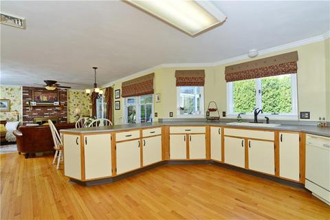 95 Paddock Dr, Warwick, RI 02886 photo 6