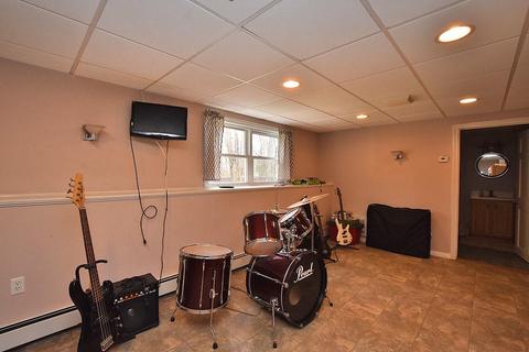 27 Daniel Dr, Coventry, RI 02816 photo 11