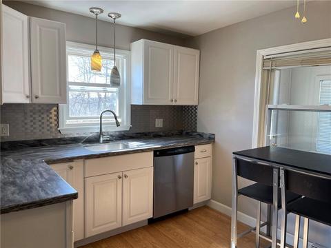 30 Desrochers Ave, Woonsocket, RI 02895 photo 7