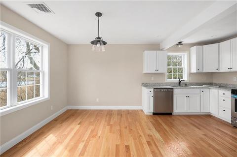 36 Edgemere Ave, Warwick, RI 02889 photo 4