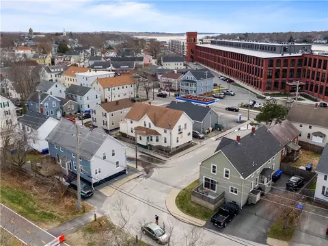 9 Mill St, Warren, RI 02885 photo 4