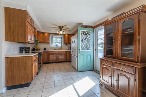 216 Burrington St, Woonsocket, RI 02895 photo 10