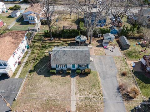 216 Burrington St, Woonsocket, RI 02895 photo 2