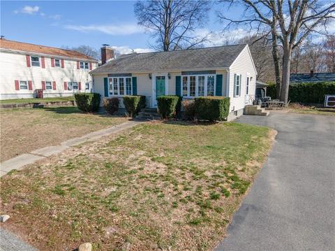 216 Burrington St, Woonsocket, RI 02895 photo 3