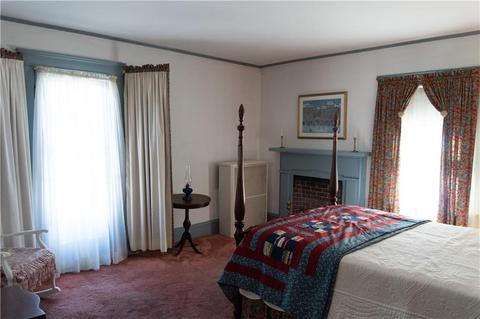 38 Upland Rd, Woonsocket, RI 02895 photo 8