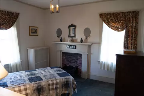 38 Upland Rd, Woonsocket, RI 02895 photo 9