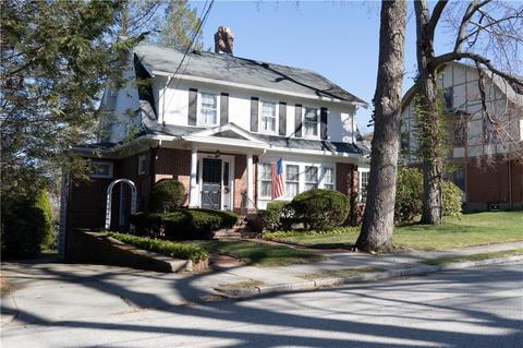 38 Upland Rd, Woonsocket, RI 02895 photo 1