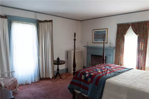 38 Upland Rd, Woonsocket, RI 02895 photo 8