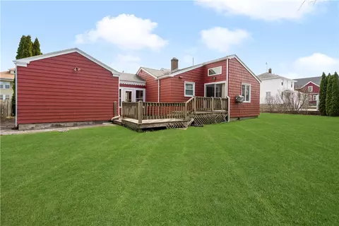 119 Knight St, Woonsocket, RI 02895 photo 6