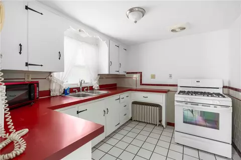 119 Knight St, Woonsocket, RI 02895 photo 13