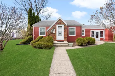 119 Knight St, Woonsocket, RI 02895 photo 2