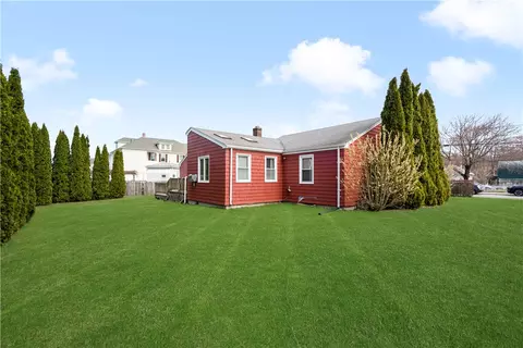 119 Knight St, Woonsocket, RI 02895 photo 7