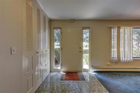 722 Manomet Ct, Warwick, RI 02886 photo 3